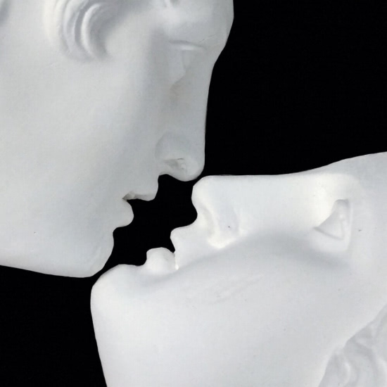 кокетливое лицо для фото на документы - сосучие поцелуи (Трек) 2019